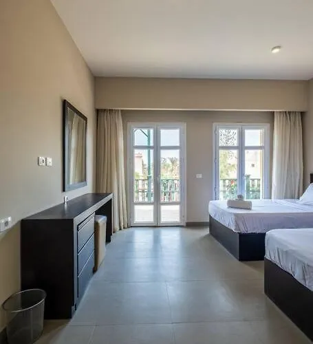 Ocean View: Spacious 2-bed *